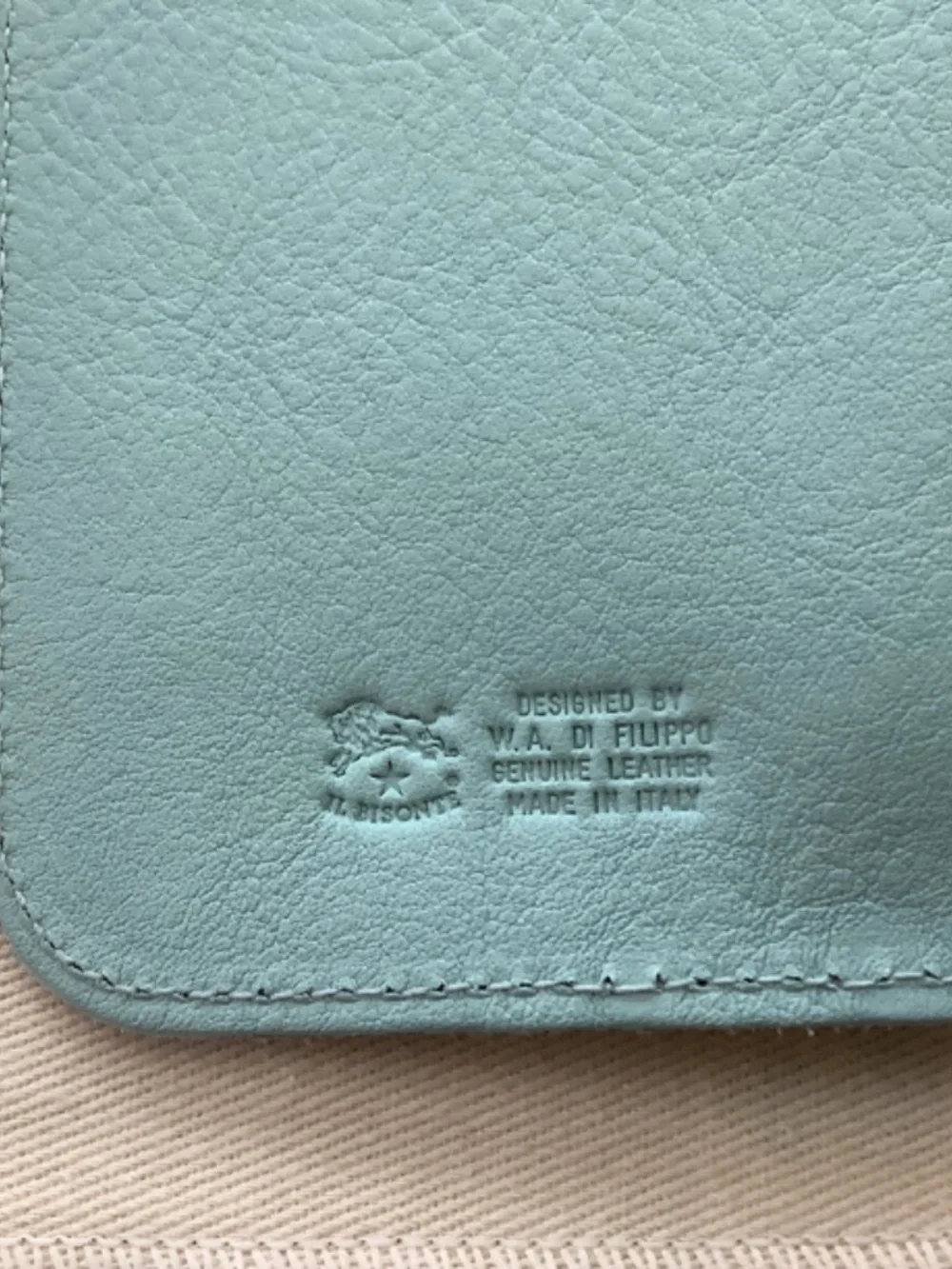 I’ll Bisonte Glasses case in leather color sky blue botticelli
